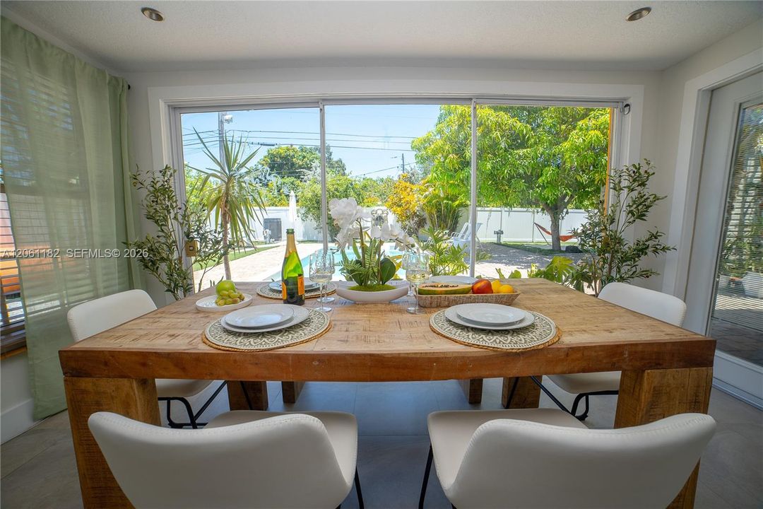 En Venta: $710,000 (3 camas, 2 baños, 1260 Pies cuadrados)