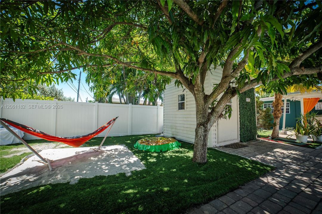 En Venta: $710,000 (3 camas, 2 baños, 1260 Pies cuadrados)