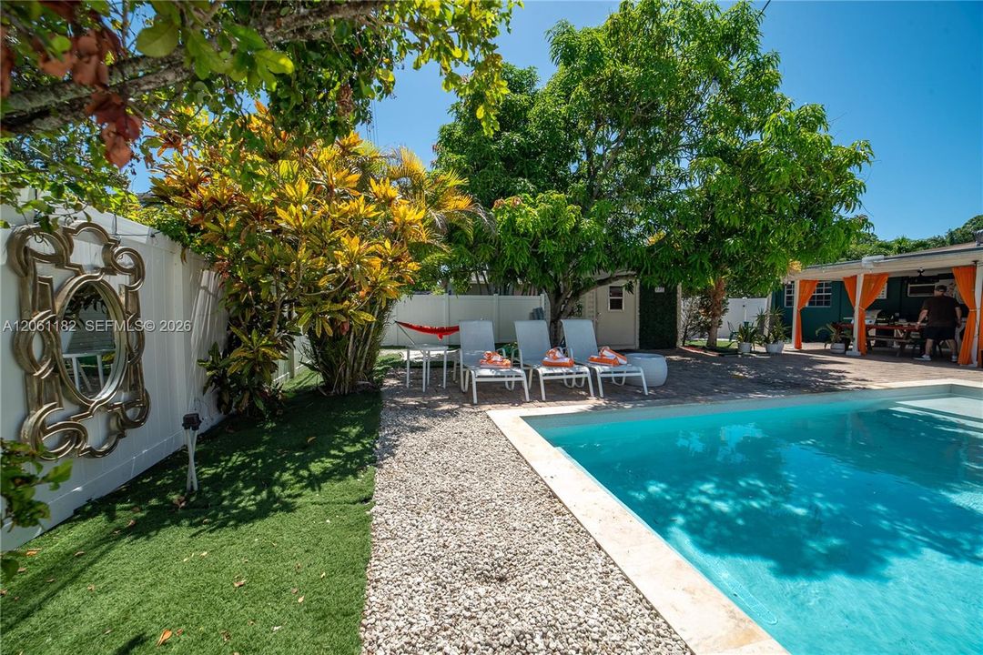 En Venta: $710,000 (3 camas, 2 baños, 1260 Pies cuadrados)