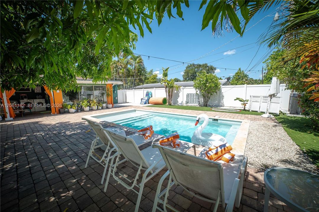 En Venta: $710,000 (3 camas, 2 baños, 1260 Pies cuadrados)