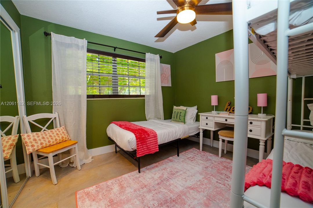 En Venta: $710,000 (3 camas, 2 baños, 1260 Pies cuadrados)