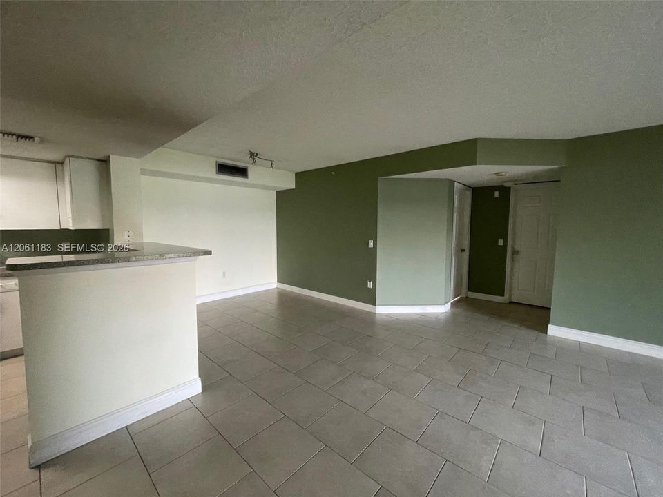 В аренду: $2,700 (3 спален, 2 ванн, 1357 Квадратных фут)