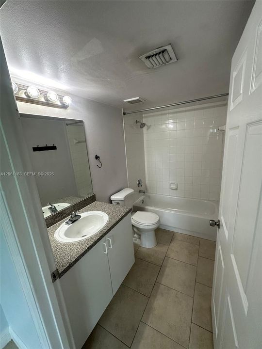 В аренду: $2,700 (3 спален, 2 ванн, 1357 Квадратных фут)