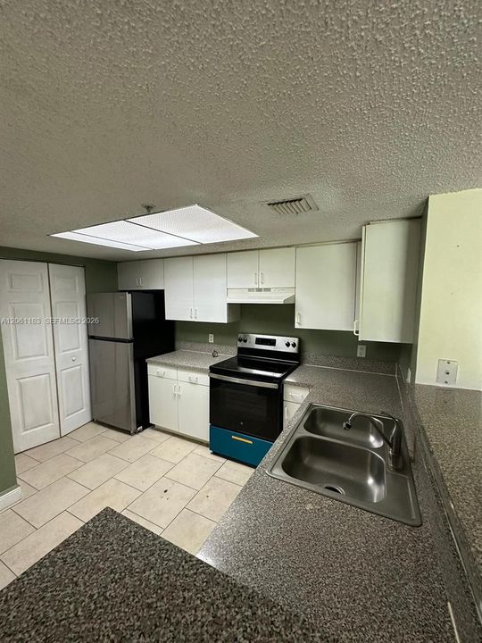 В аренду: $2,700 (3 спален, 2 ванн, 1357 Квадратных фут)