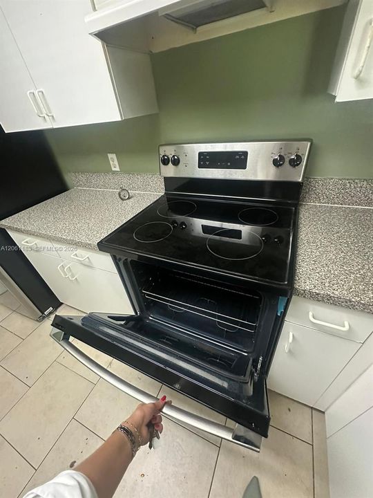 В аренду: $2,700 (3 спален, 2 ванн, 1357 Квадратных фут)