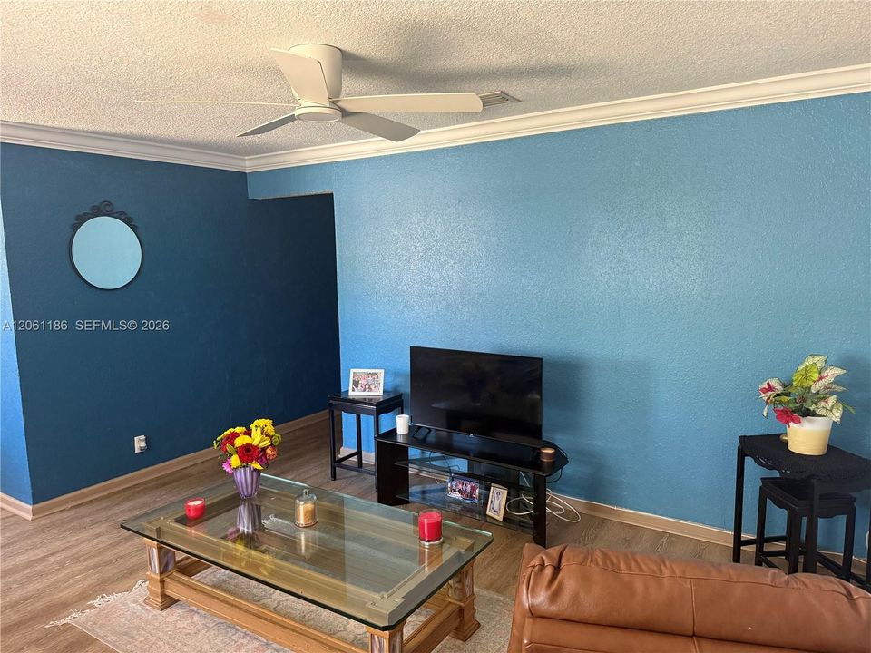 En Venta: $490,000 (3 camas, 2 baños, 1265 Pies cuadrados)