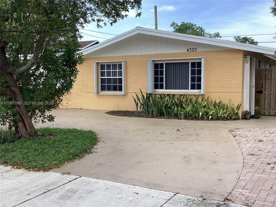 En Venta: $490,000 (3 camas, 2 baños, 1265 Pies cuadrados)