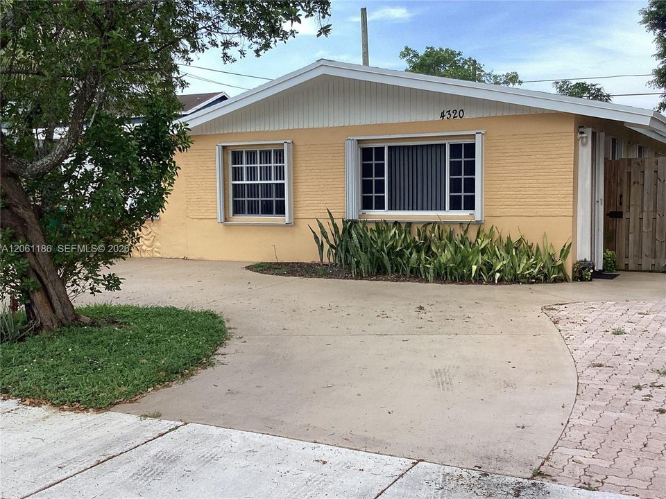 En Venta: $490,000 (3 camas, 2 baños, 1265 Pies cuadrados)