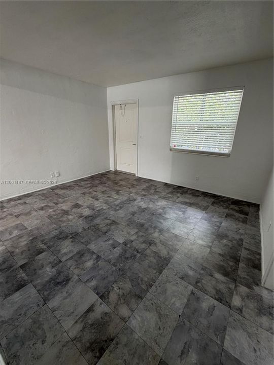 For Rent: $2,250 (2 beds, 1 baths, 800 Square Feet)