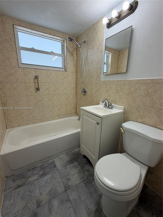 For Rent: $2,250 (2 beds, 1 baths, 800 Square Feet)