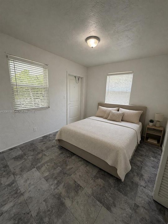 For Rent: $2,250 (2 beds, 1 baths, 800 Square Feet)