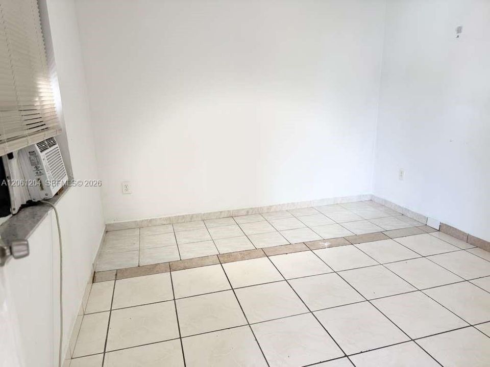 В аренду: $1,600 (1 спален, 1 ванн, 570 Квадратных фут)