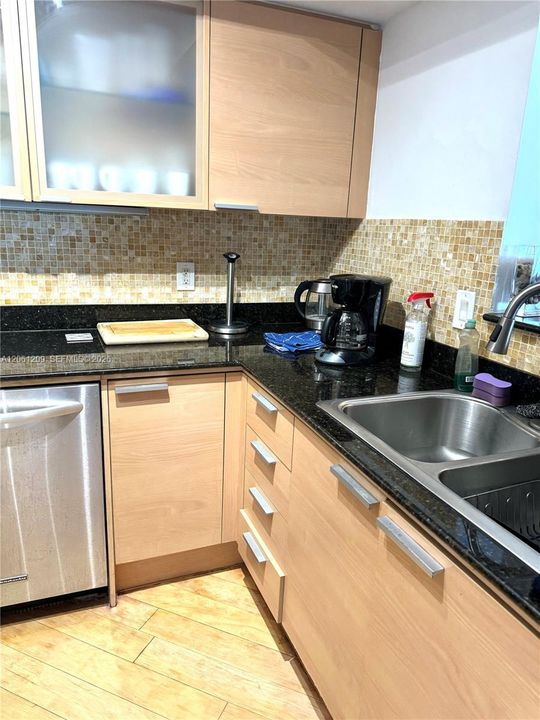 В аренду: $5,500 (2 спален, 2 ванн, 1715 Квадратных фут)