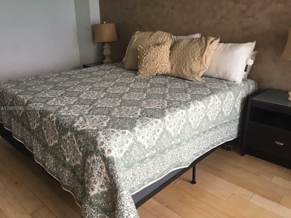 В аренду: $5,500 (2 спален, 2 ванн, 1715 Квадратных фут)