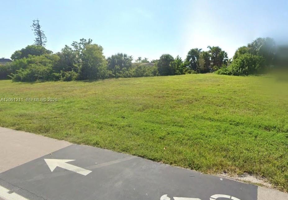En Venta: $599,900 (0.37 acres)