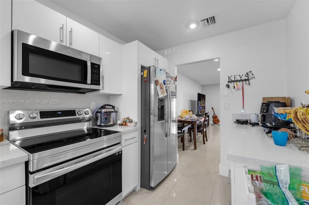На продажу: $459,000 (3 спален, 2 ванн, 1283 Квадратных фут)