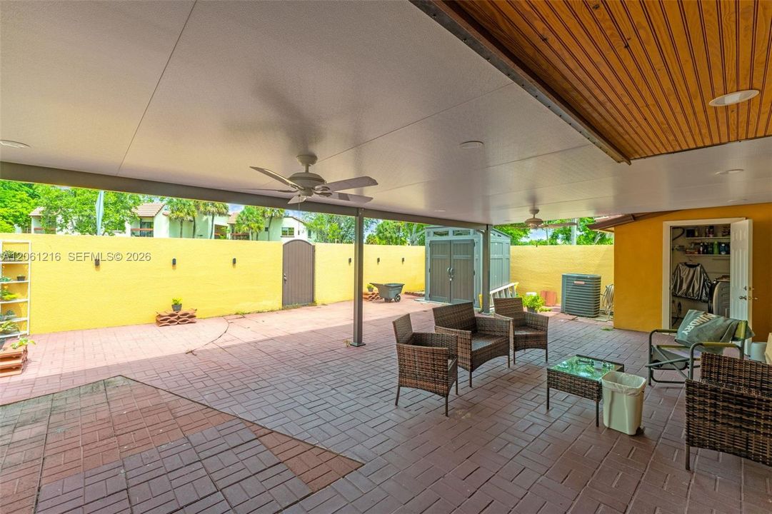 На продажу: $459,000 (3 спален, 2 ванн, 1283 Квадратных фут)