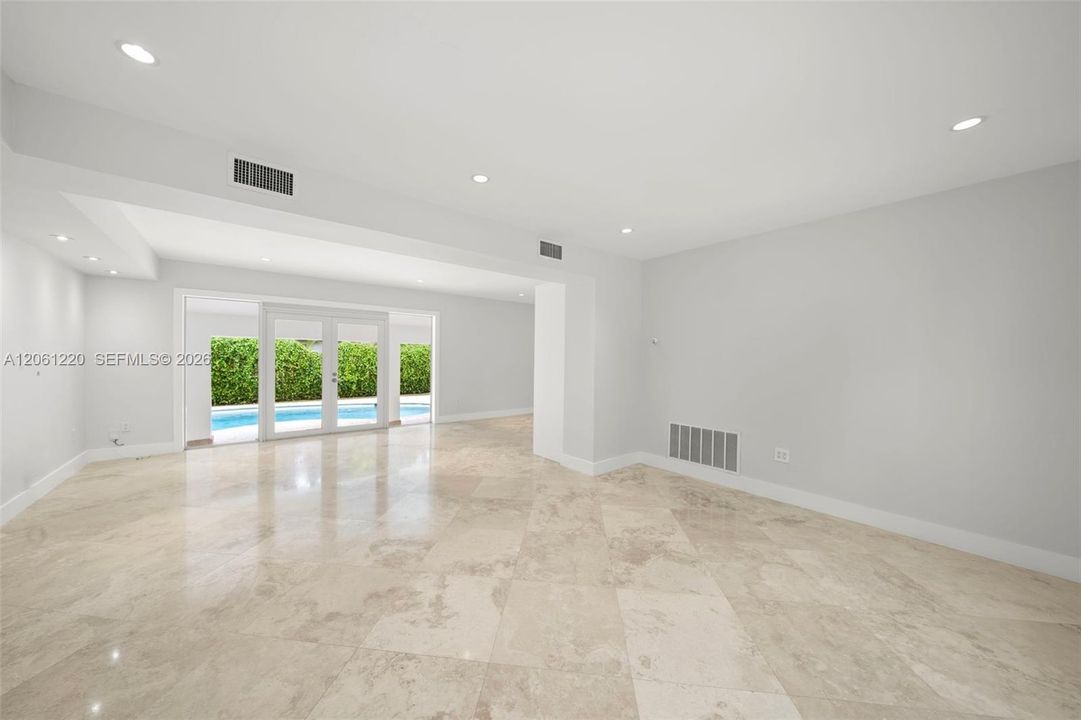 В аренду: $10,900 (3 спален, 2 ванн, 1633 Квадратных фут)