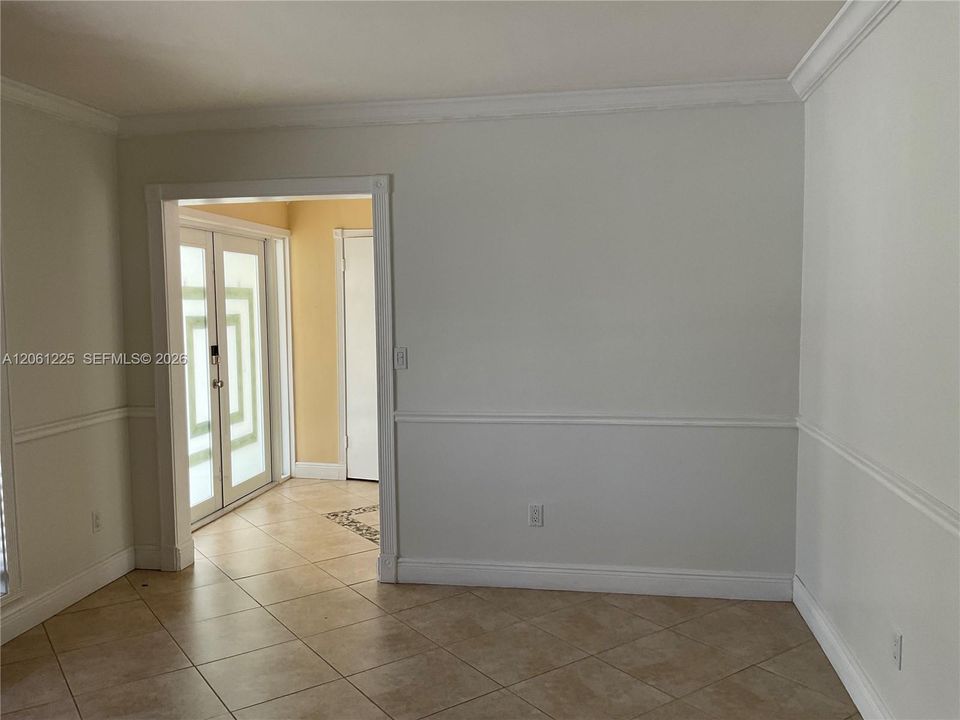 For Rent: $4,250 (5 beds, 3 baths, 2047 Square Feet)