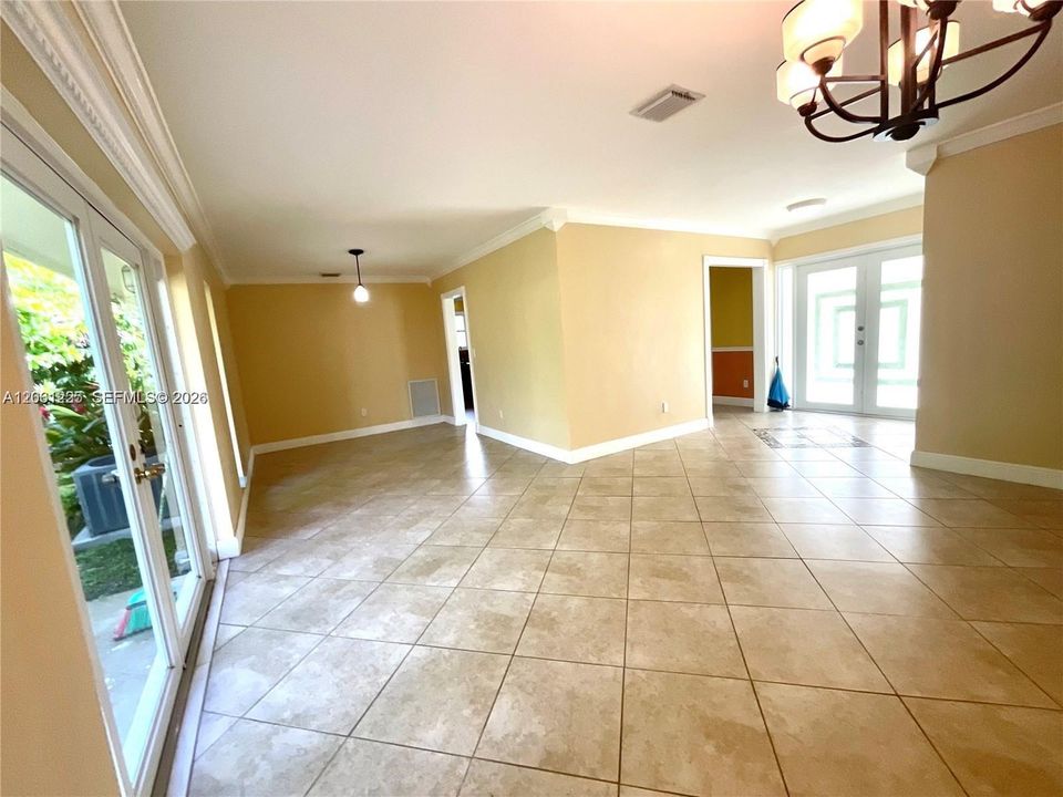 For Rent: $4,250 (5 beds, 3 baths, 2047 Square Feet)