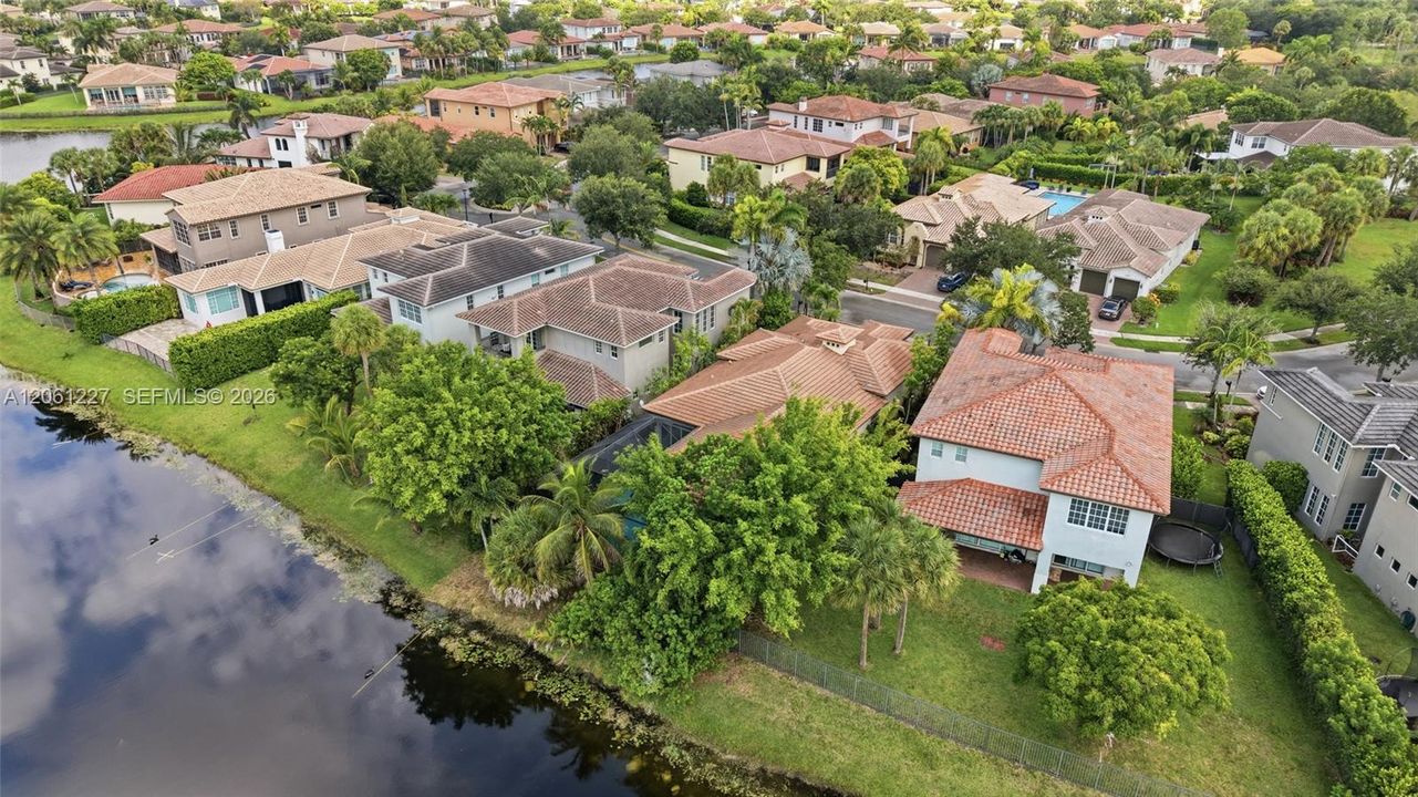 На продажу: $899,000 (4 спален, 3 ванн, 2450 Квадратных фут)