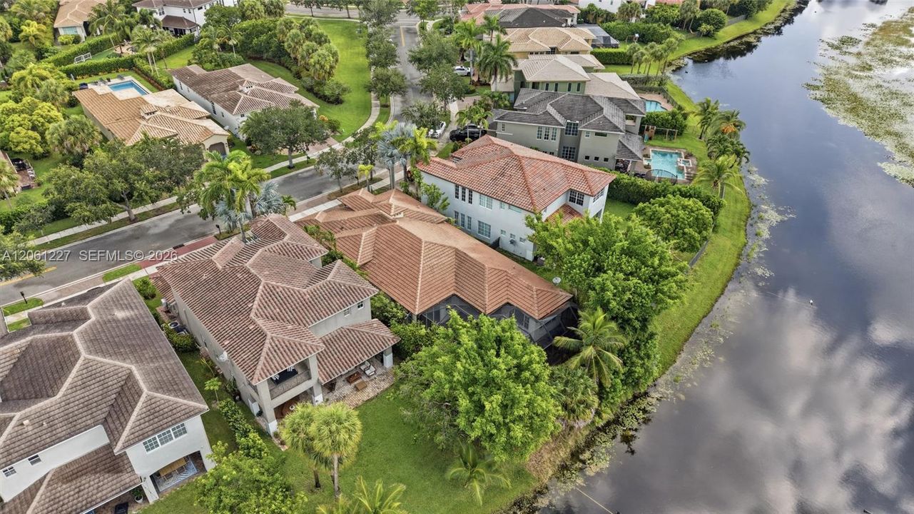 На продажу: $899,000 (4 спален, 3 ванн, 2450 Квадратных фут)