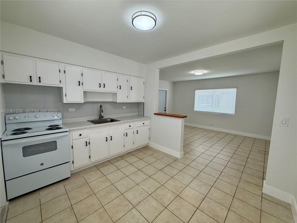 В аренду: $1,600 (1 спален, 1 ванн, 0 Квадратных фут)