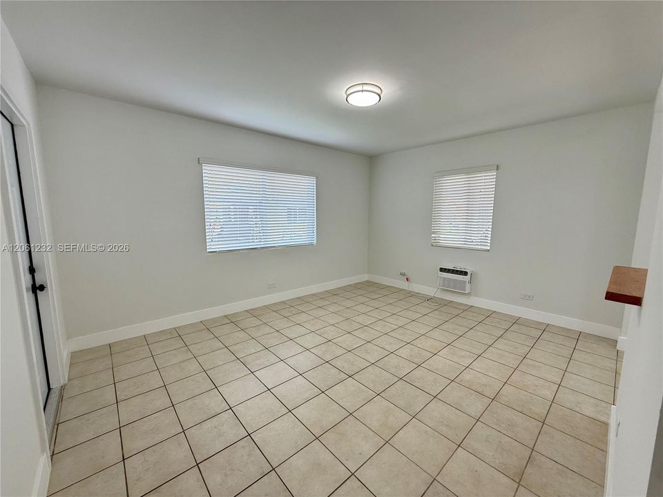 В аренду: $1,600 (1 спален, 1 ванн, 0 Квадратных фут)