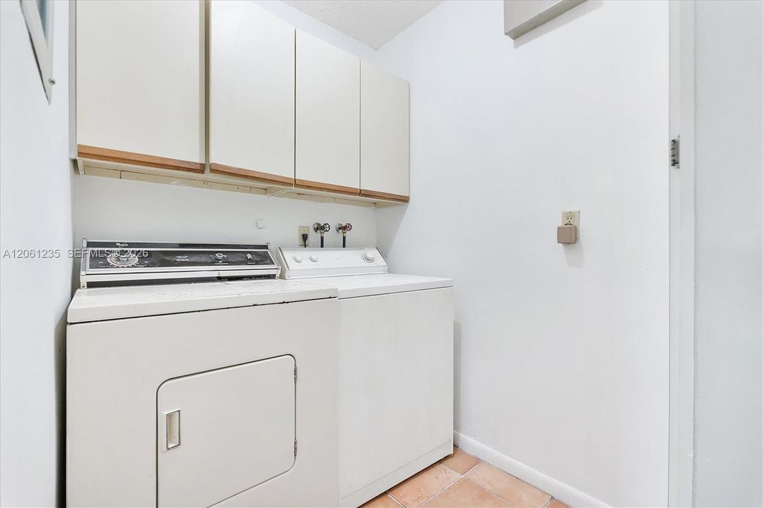На продажу: $286,000 (2 спален, 2 ванн, 1484 Квадратных фут)