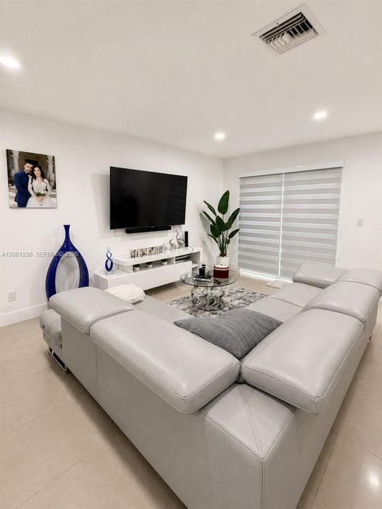В аренду: $3,200 (2 спален, 2 ванн, 1153 Квадратных фут)