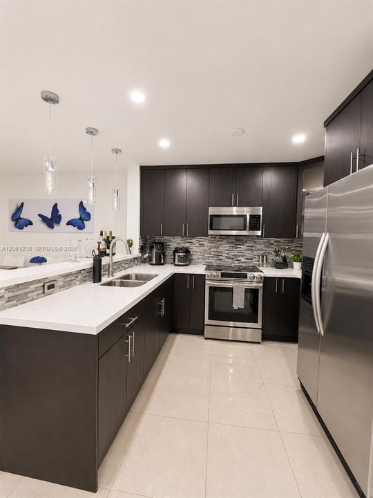 В аренду: $3,200 (2 спален, 2 ванн, 1153 Квадратных фут)