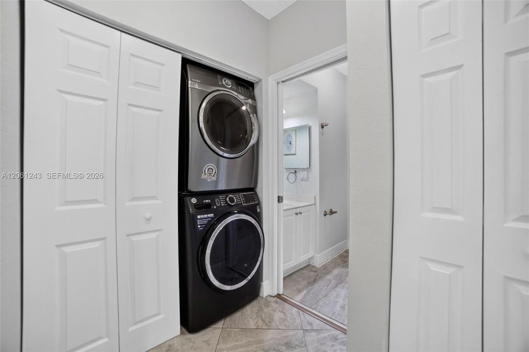 В аренду: $3,000 (3 спален, 3 ванн, 1514 Квадратных фут)