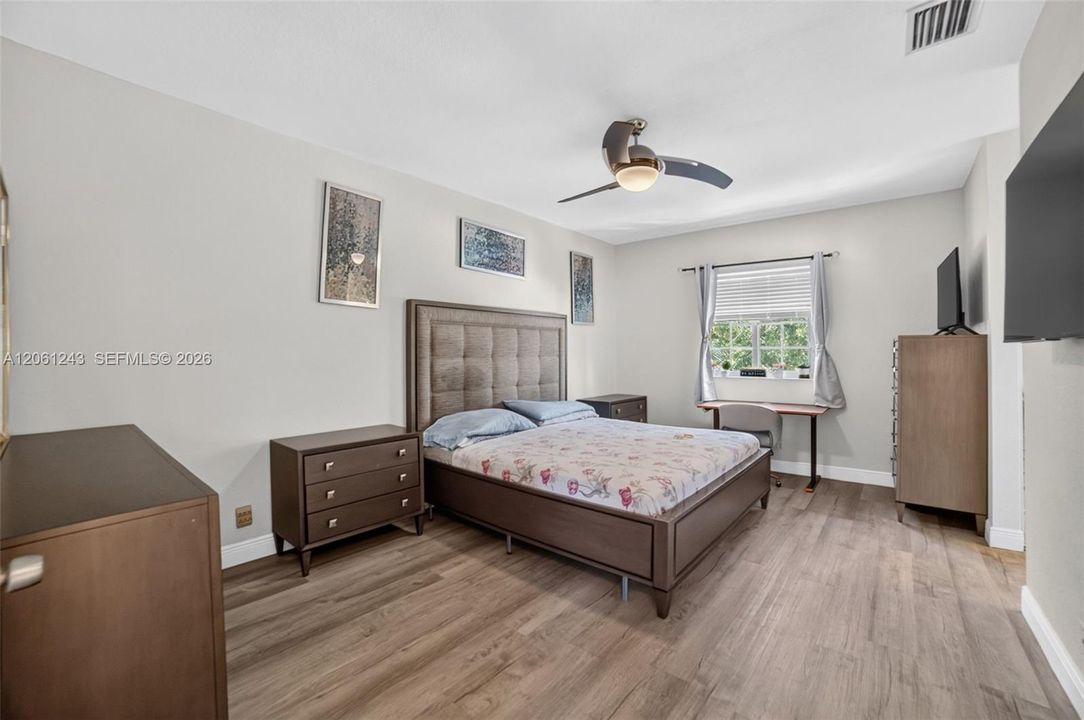 В аренду: $3,000 (3 спален, 3 ванн, 1514 Квадратных фут)