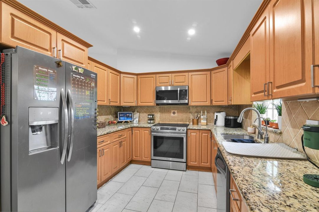 651 SW 176th Ave, Pembroke Pines -14