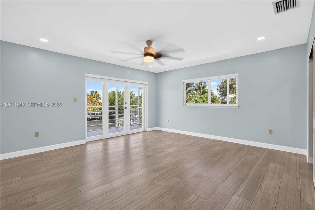 En Venta: $1,850,000 (3 camas, 3 baños, 1440 Pies cuadrados)
