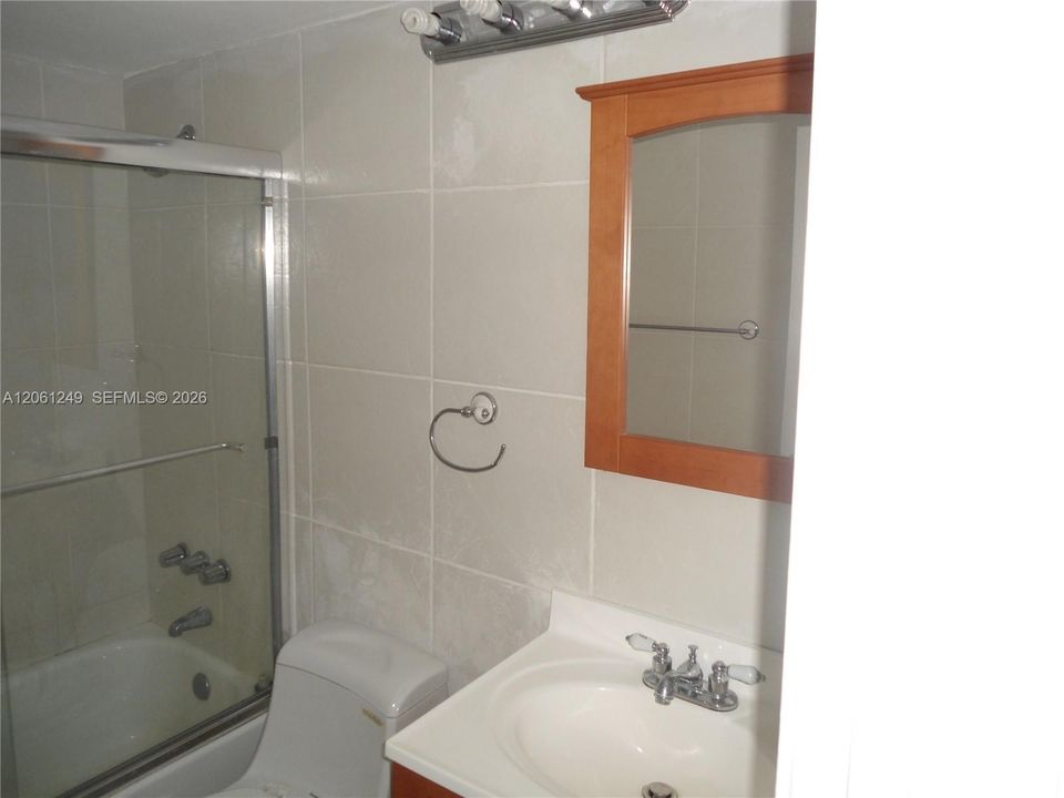 В аренду: $1,675 (1 спален, 1 ванн, 695 Квадратных фут)