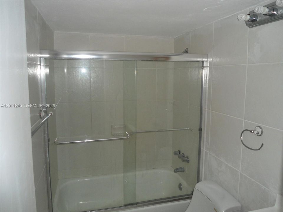 В аренду: $1,675 (1 спален, 1 ванн, 695 Квадратных фут)