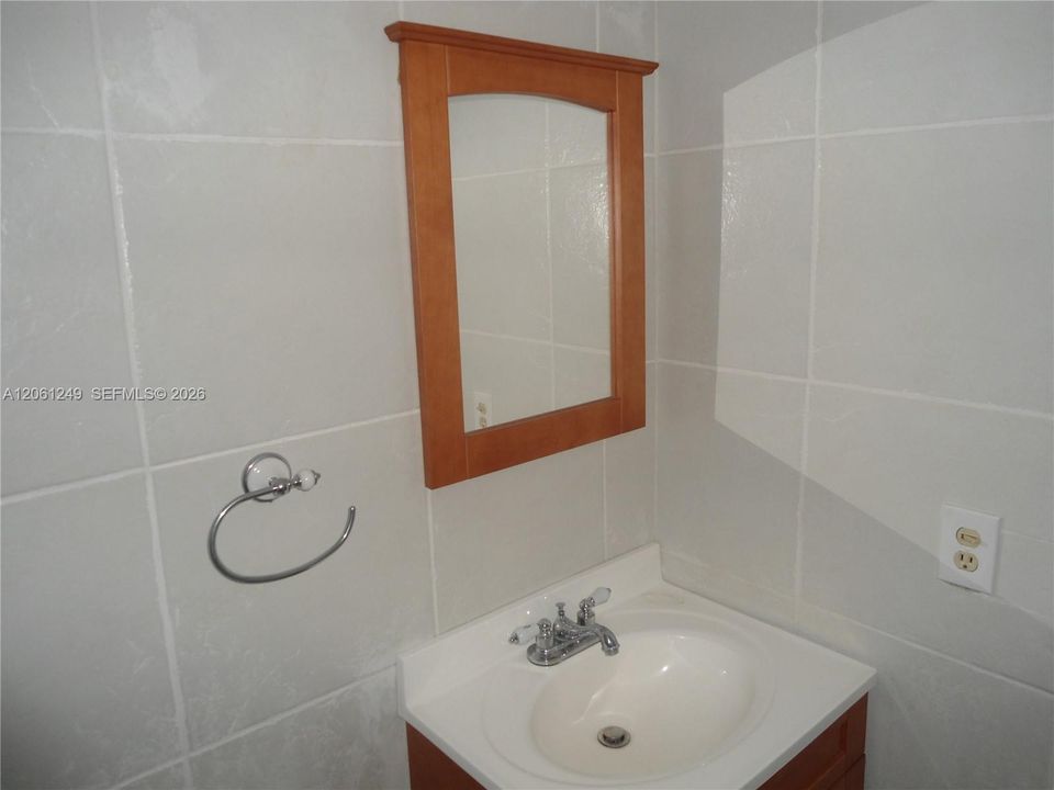 В аренду: $1,675 (1 спален, 1 ванн, 695 Квадратных фут)