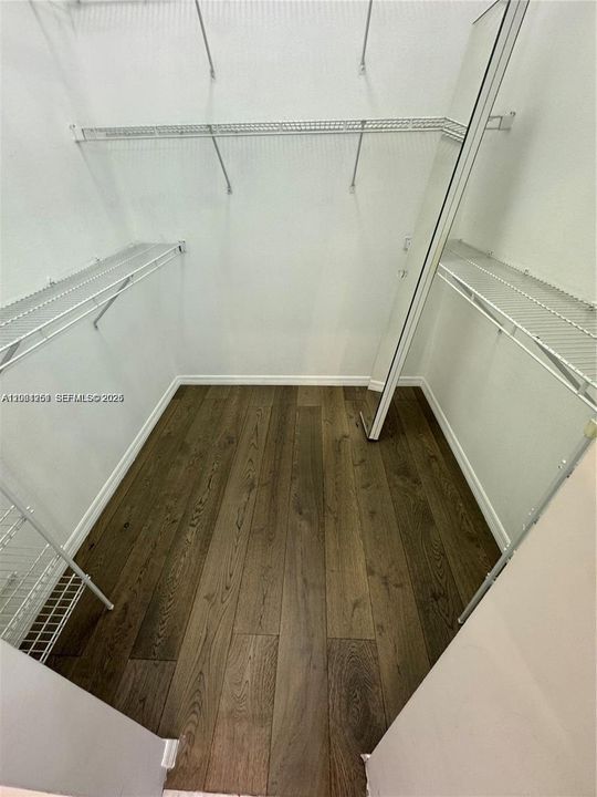 В аренду: $5,200 (4 спален, 2 ванн, 2044 Квадратных фут)