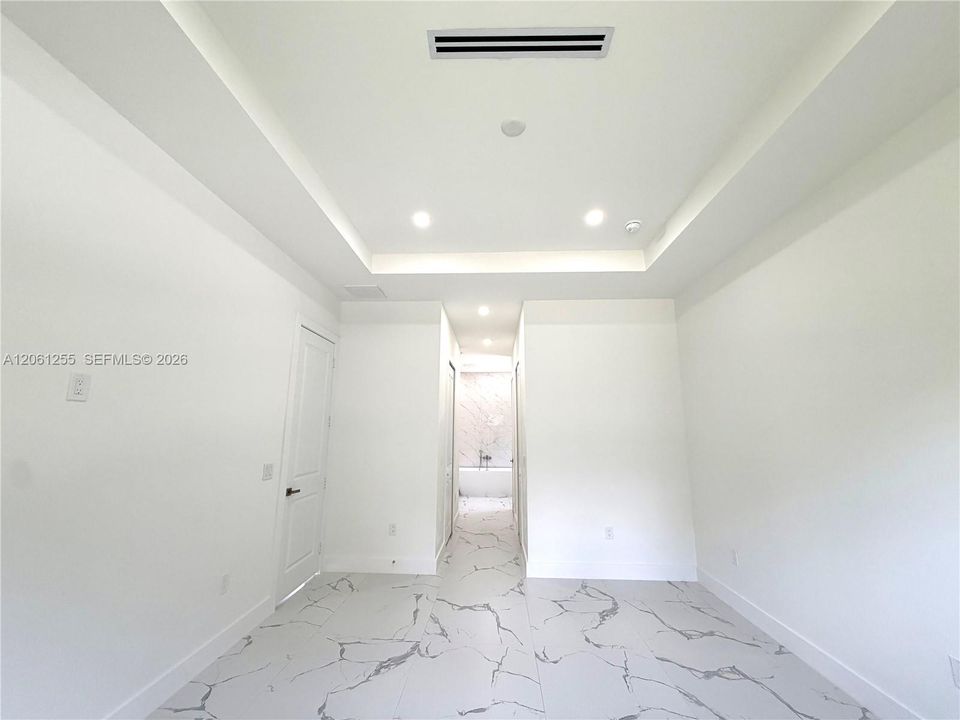 На продажу: $649,900 (4 спален, 2 ванн, 2004 Квадратных фут)