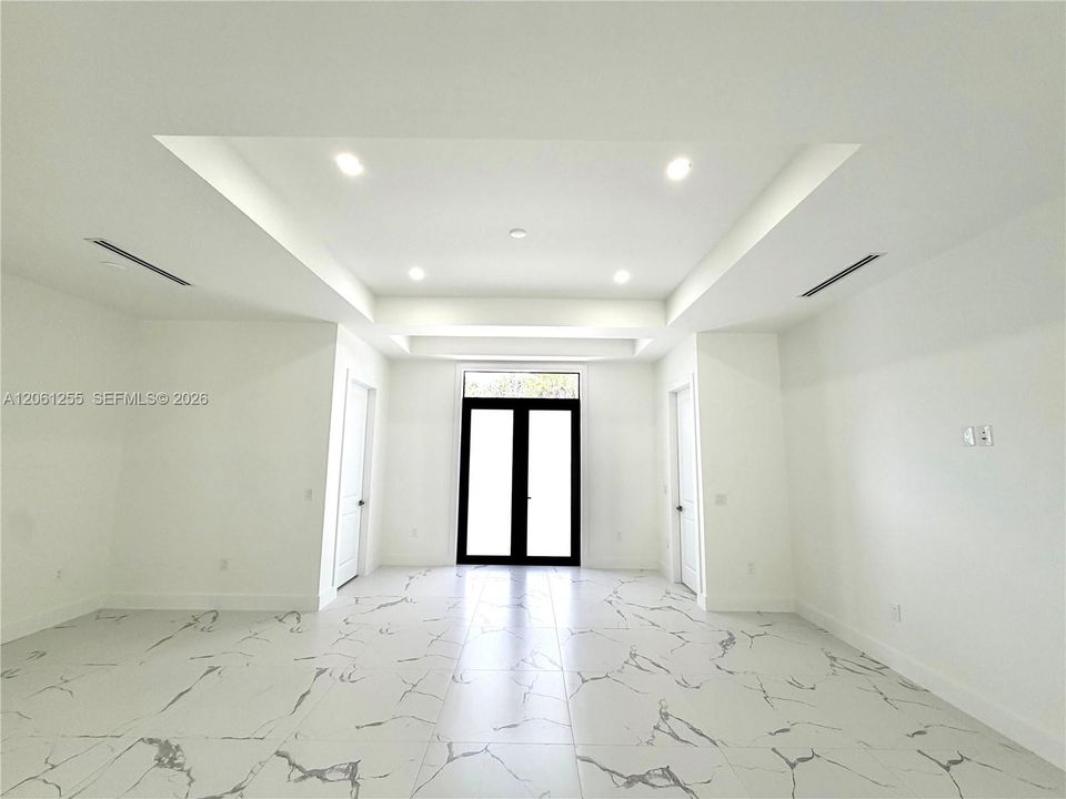 На продажу: $649,900 (4 спален, 2 ванн, 2004 Квадратных фут)