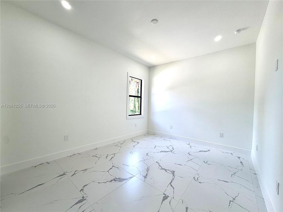 На продажу: $649,900 (4 спален, 2 ванн, 2004 Квадратных фут)
