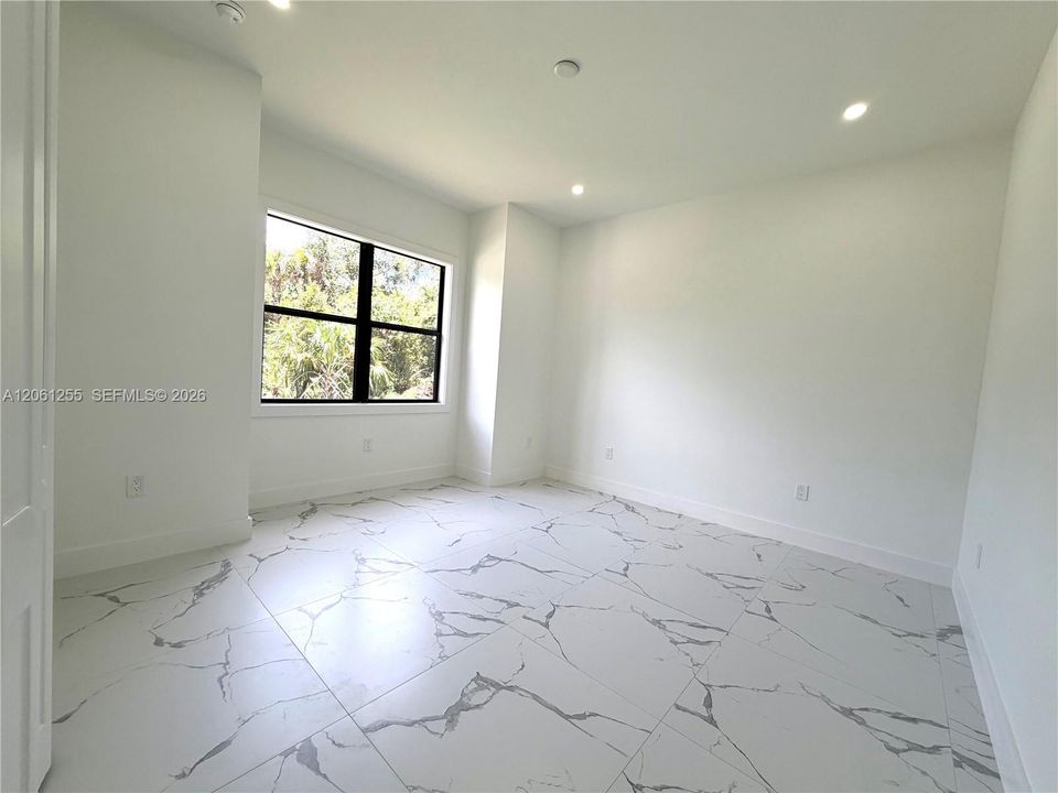 На продажу: $649,900 (4 спален, 2 ванн, 2004 Квадратных фут)