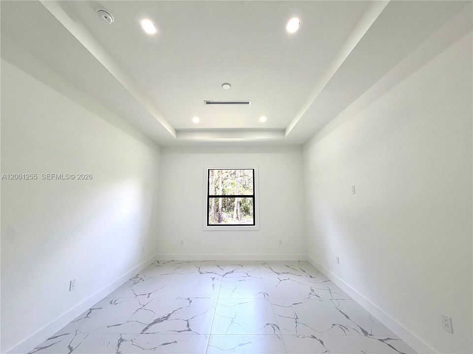 На продажу: $649,900 (4 спален, 2 ванн, 2004 Квадратных фут)