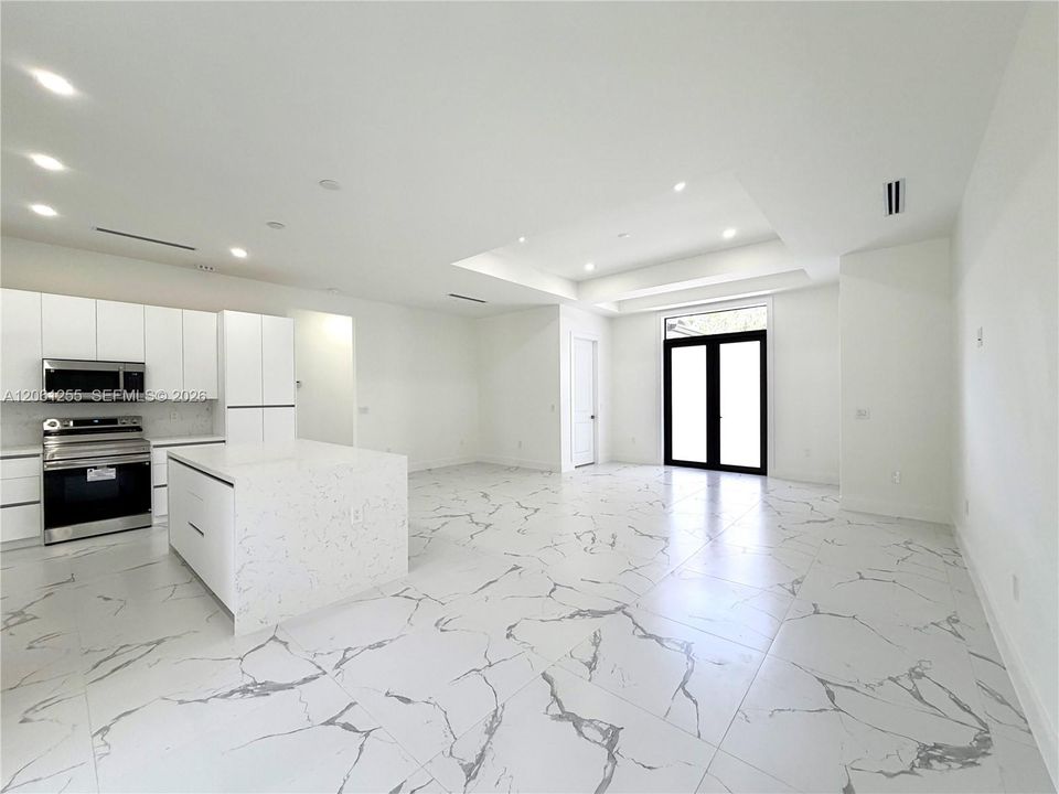 На продажу: $649,900 (4 спален, 2 ванн, 2004 Квадратных фут)