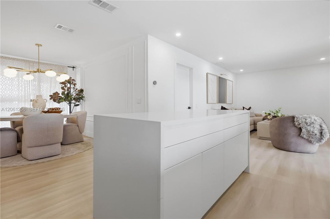 На продажу: $635,000 (3 спален, 2 ванн, 1671 Квадратных фут)