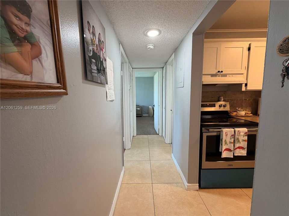 В аренду: $2,350 (2 спален, 2 ванн, 819 Квадратных фут)