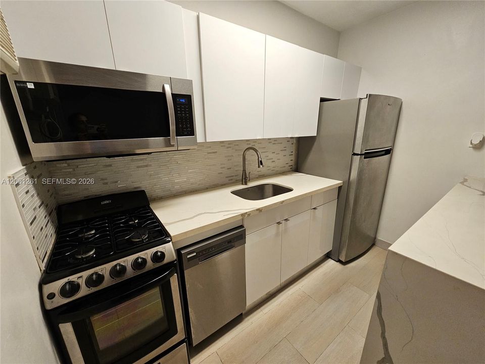 For Rent: $1,400 (1 beds, 1 baths, 650 Square Feet)