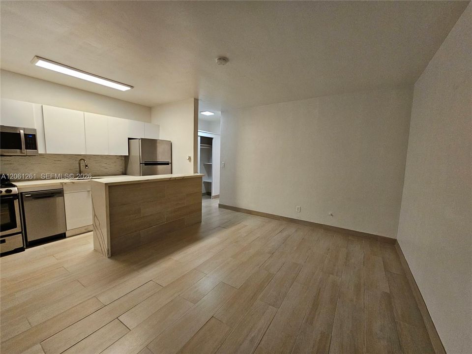 For Rent: $1,400 (1 beds, 1 baths, 650 Square Feet)