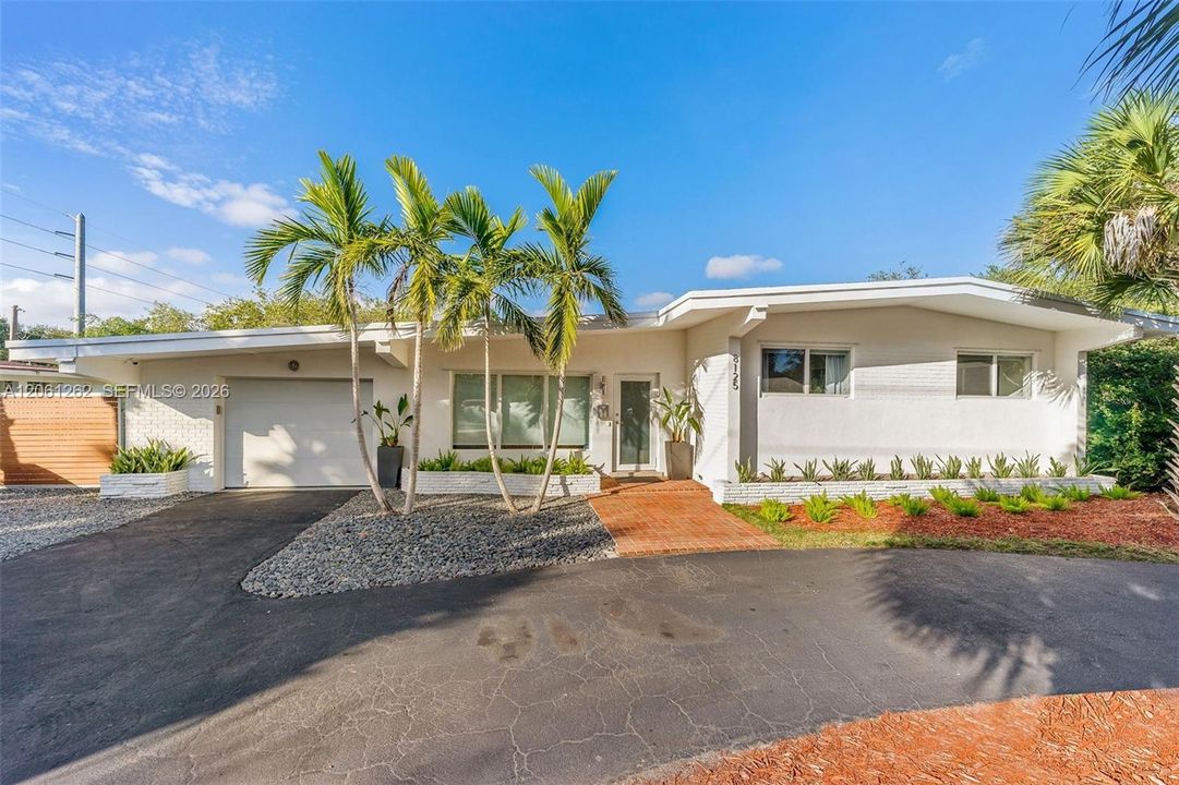 For Rent: $5,000 (3 beds, 2 baths, 1649 Square Feet)